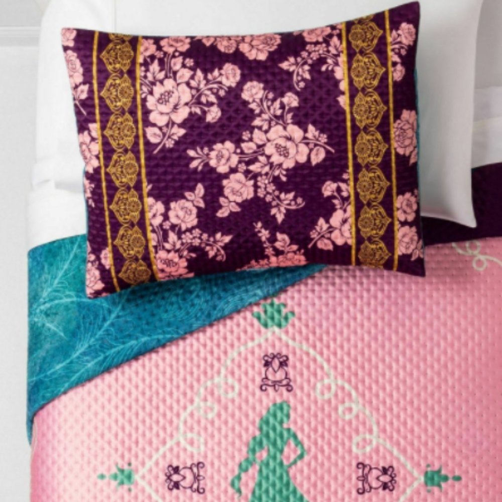 Reversible Disney Aladdin Jasmine Full/Queen Quilt - Picture 2 of 3